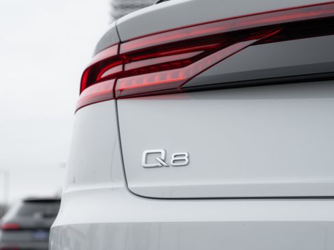 Certified 2022 Audi Q8 Premium Plus w/ Premium Plus Package image 33