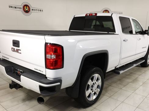 Used 2019 GMC Sierra 2500 Denali w/ Duramax Plus Package AWD/4WD image 3
