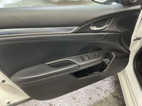 Used 2018 Honda Civic Touring image 13