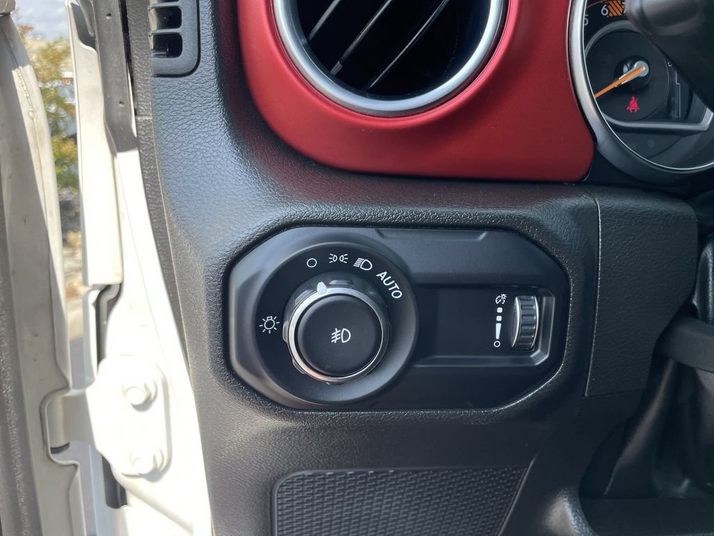 Used 2023 Jeep Wrangler Unlimited Rubicon AWD/4WD image 18