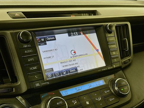 Used 2018 Toyota RAV4 Limited image 22