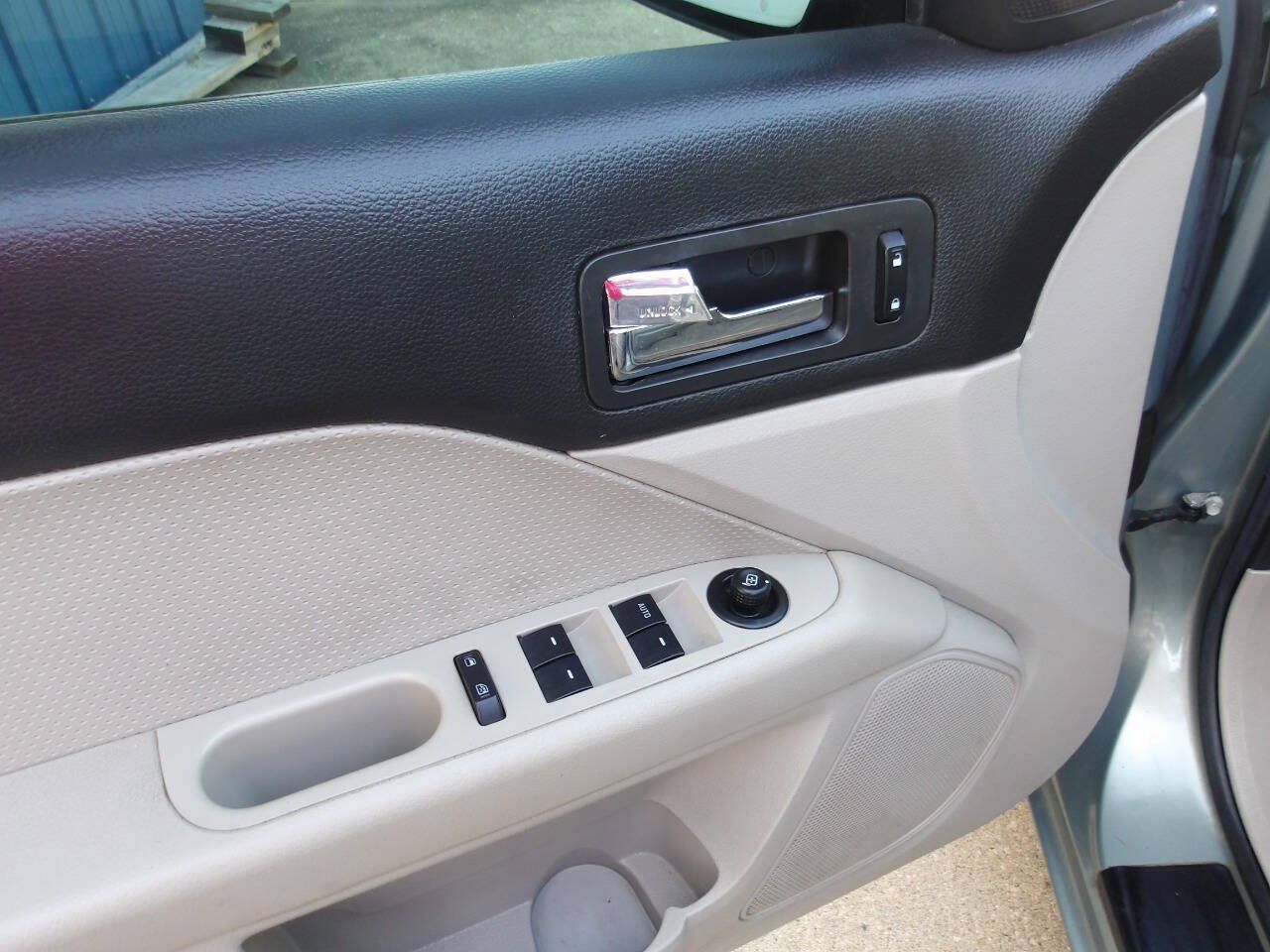 Used 2008 Ford Fusion SEL FWD image 18
