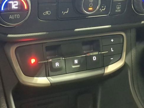 Used 2022 GMC Terrain Denali image 32