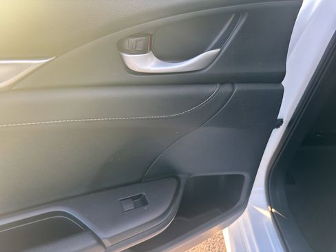 Used 2018 Honda Civic Touring image 16