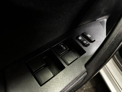 Used 2017 Toyota Corolla LE FWD image 21