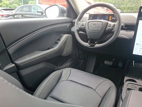 New 2025 Ford Mustang Mach-E Premium image 9