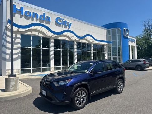 Used 2020 Toyota RAV4 XLE Premium AWD/4WD image 2