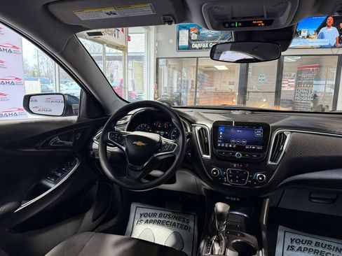 Used 2025 Chevrolet Malibu LT image 23