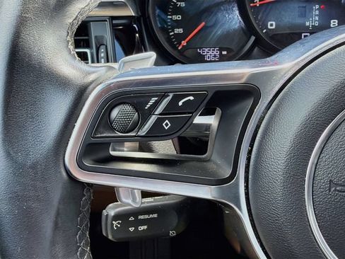 Used 2019 Porsche Macan AWD/4WD image 36