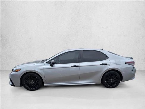 Used 2022 Toyota Camry SE FWD image 9