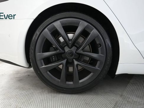 Used 2022 Tesla Model S AWD/4WD image 19