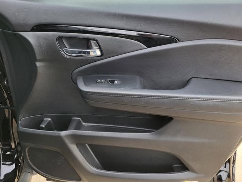 Used 2022 Honda Pilot Elite image 14