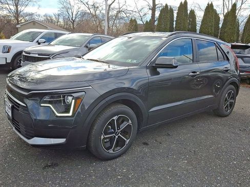 New 2025 Kia Niro EX image 2