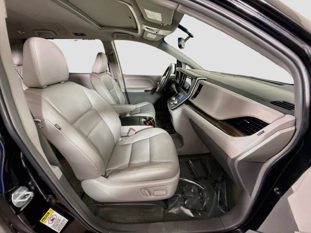 Used 2017 Toyota Sienna XLE w/ XLE Navigation Package FWD image 26