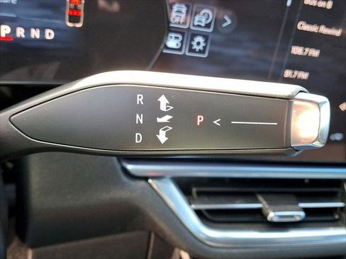 Used 2025 Chevrolet Equinox EV LT w/ Convenience Package image 12