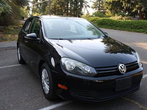 Used 2012 Volkswagen Golf 4-Door FWD image 2