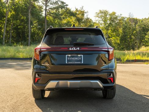 Used 2025 Kia Seltos S AWD/4WD image 6