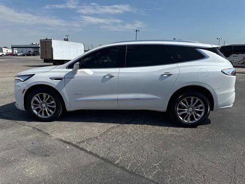 Used 2022 Buick Enclave Avenir image 7