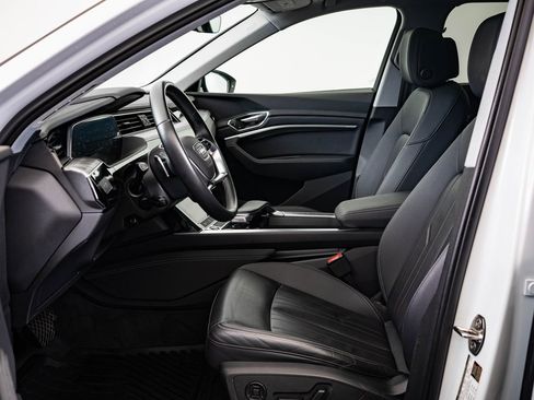Used 2022 Audi e-tron Premium w/ Convenience Plus Package image 21