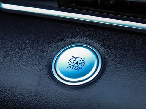 Used 2023 Hyundai Elantra SEL image 30