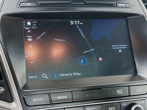Used 2017 Hyundai Santa Fe Limited FWD image 22
