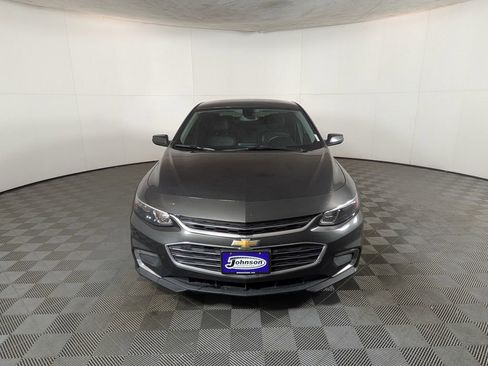 Used 2017 Chevrolet Malibu LT w/ Leather Package image 2