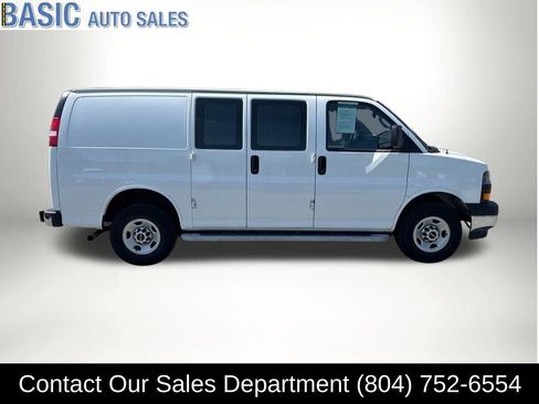 Used 2024 GMC Savana 2500 w/ Driver Convenience Package image 5
