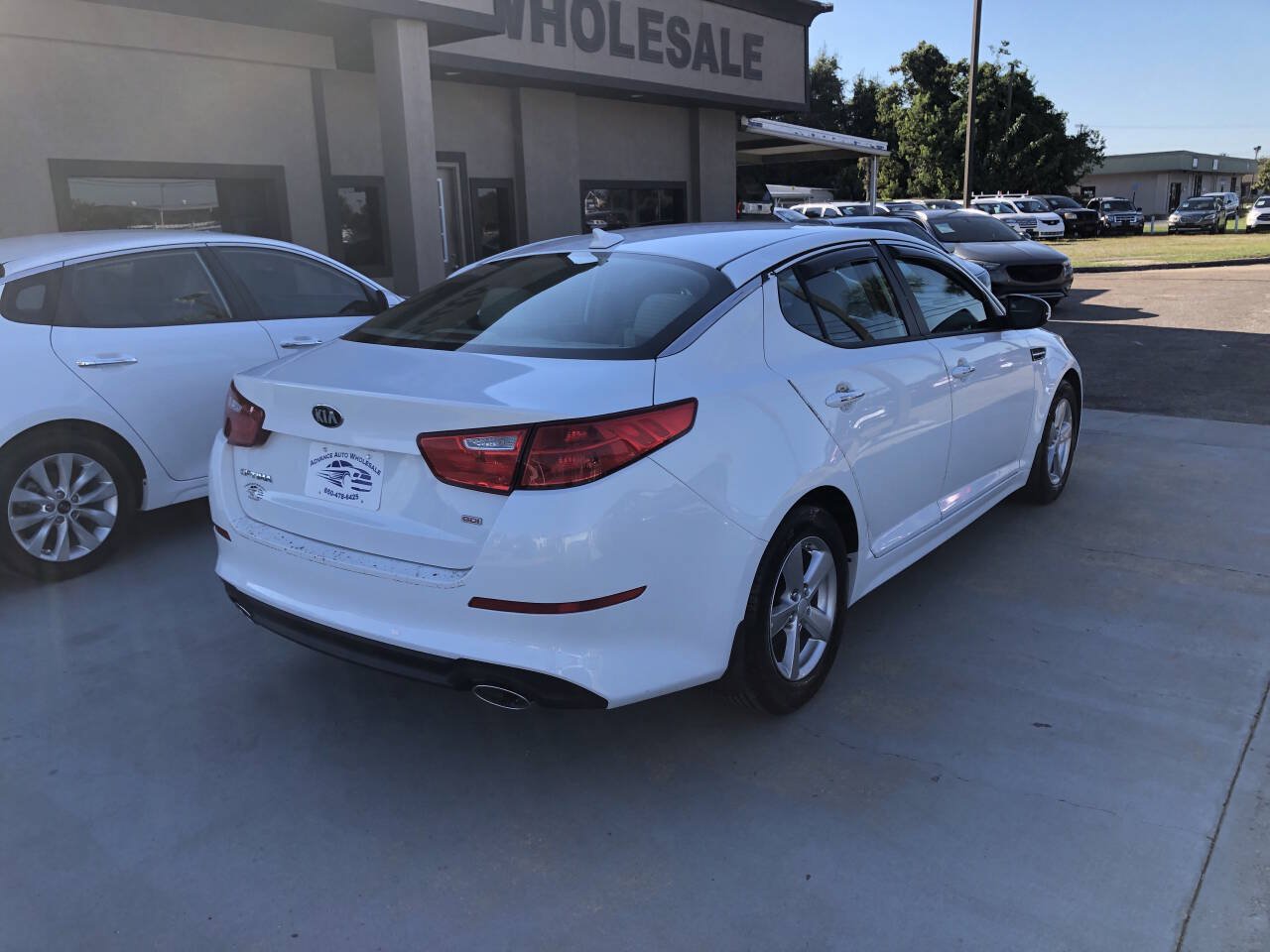 Used 2015 Kia Optima LX FWD image 2