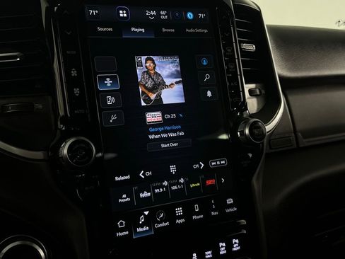 Used 2024 RAM 2500 Big Horn w/ Sport Appearance Package image 17