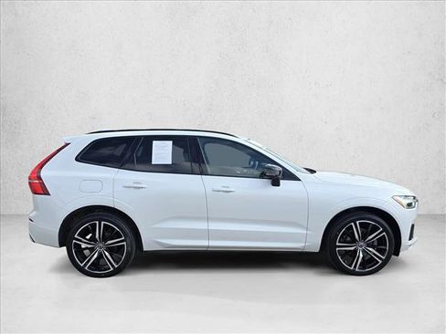 Used 2020 Volvo XC60 T5 R-Design image 4