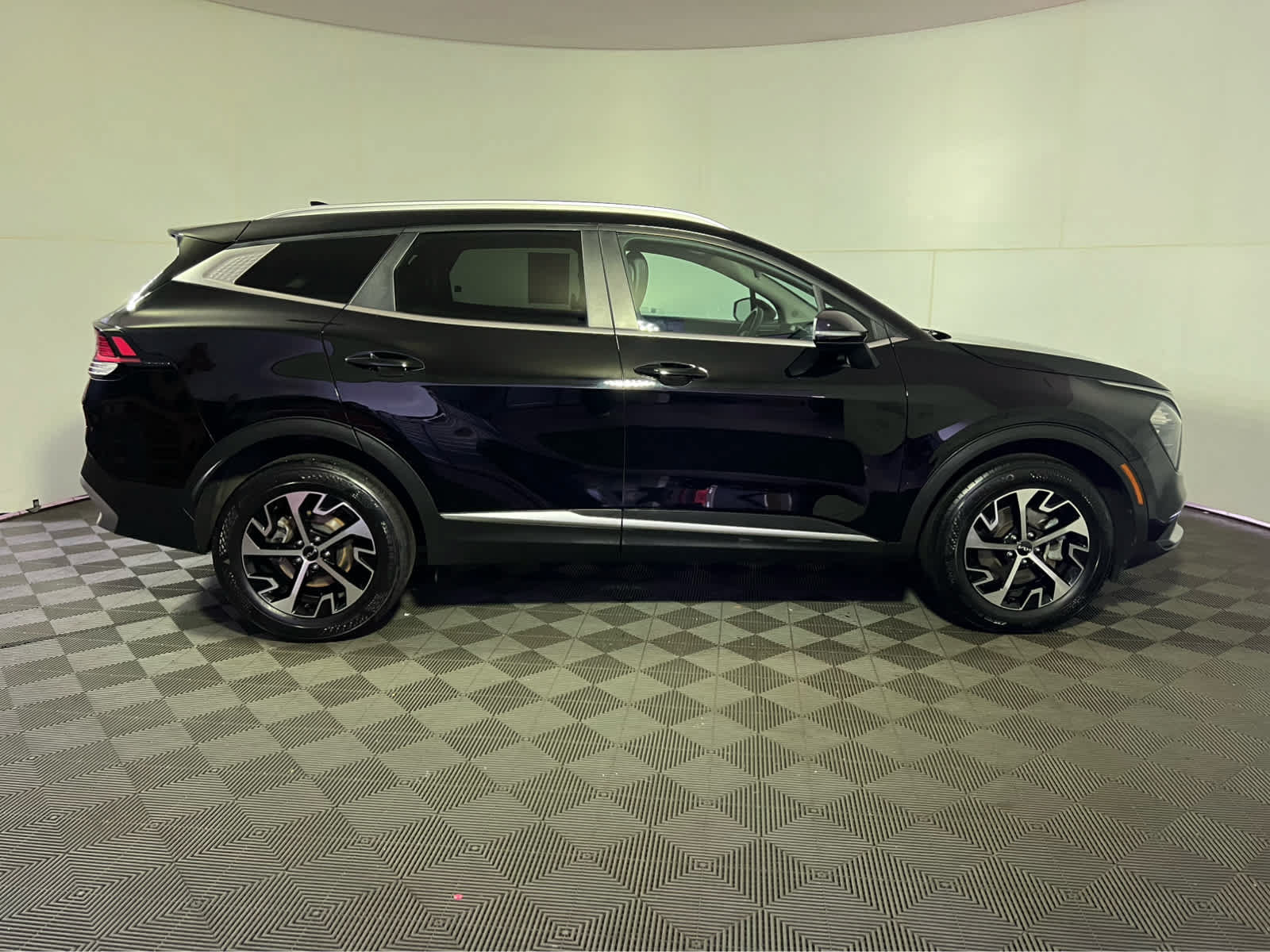 Used 2023 Kia Sportage EX AWD/4WD image 8