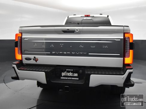 Used 2024 Ford F250 Platinum w/ FX4 Off-Road Package AWD/4WD image 6
