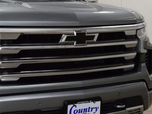 Used 2025 Chevrolet Silverado 1500 High Country AWD/4WD image 11
