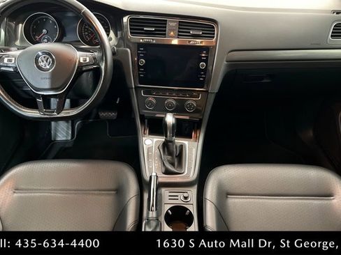 Used 2018 Volkswagen Golf SE image 13