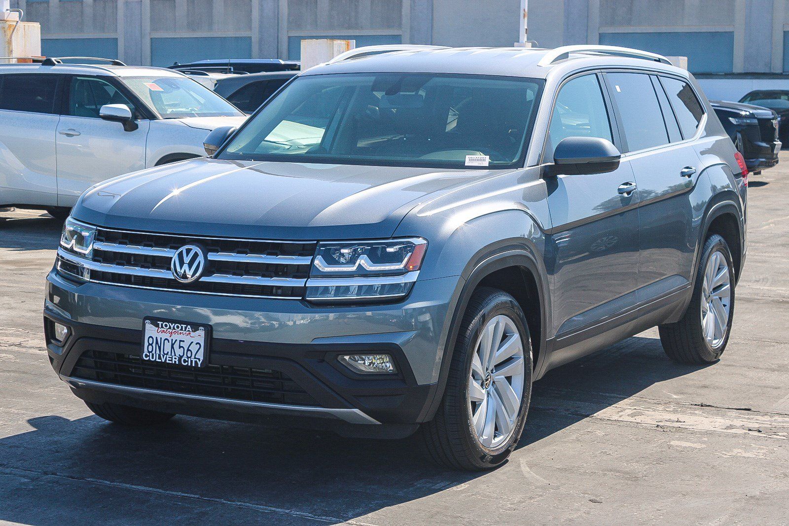 Used 2019 Volkswagen Atlas SE w/ Towing Package FWD image 3