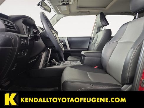 Used 2019 Toyota 4Runner SR5 Premium image 9