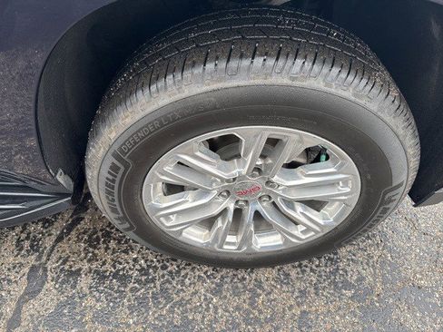 Certified 2023 GMC Yukon XL SLT w/ SLT Premium Package image 18