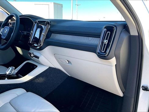 Used 2023 Volvo XC40 B5 Plus w/ Protection Package image 21