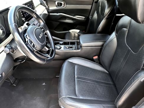 Used 2022 Kia Sorento S FWD image 15