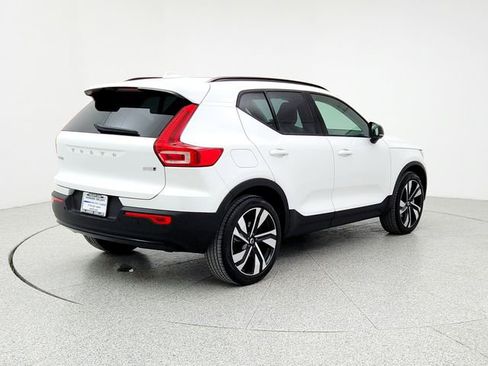 Certified 2024 Volvo XC40 B5 Plus w/ Protection Package Premier image 5