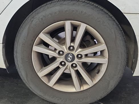 Used 2016 Hyundai Sonata SE FWD image 12