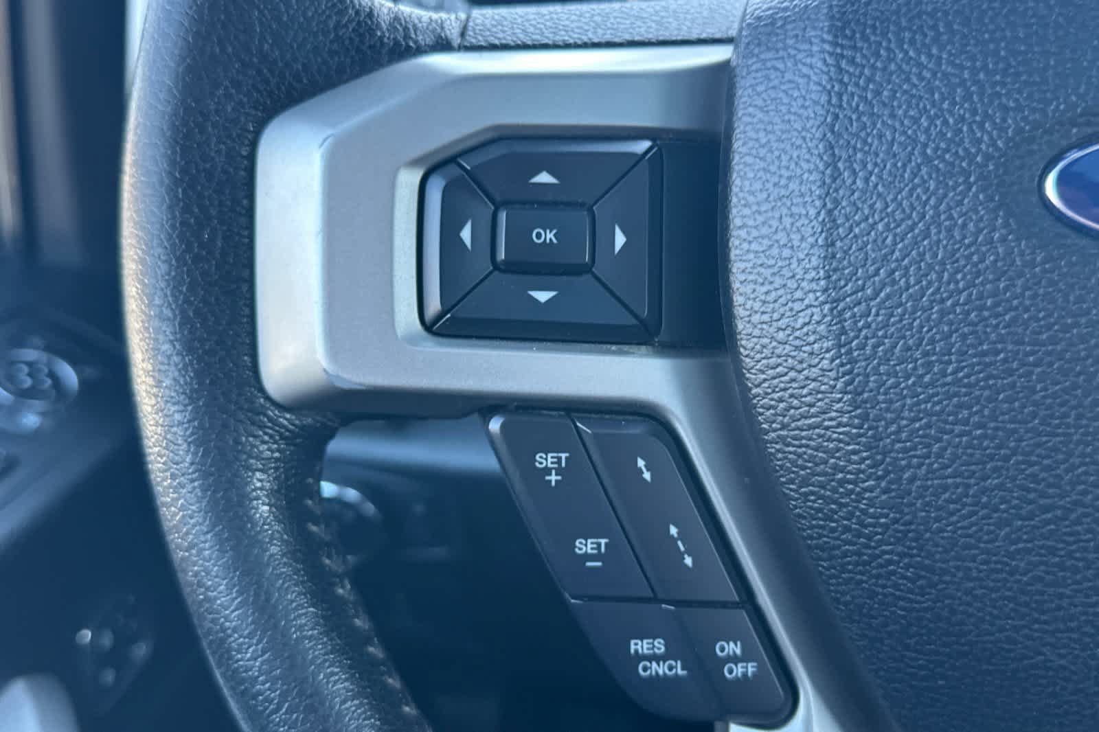 Used 2015 Ford F150 Lariat w/ Equipment Group 502A Luxury AWD/4WD image 27