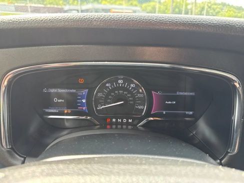 Used 2017 Lincoln Navigator Select AWD/4WD image 25