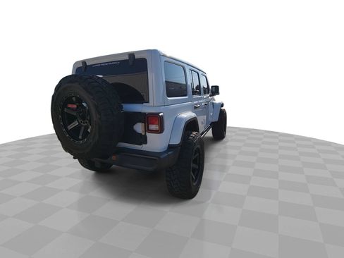 Used 2022 Jeep Wrangler Unlimited Sahara w/ Cold Weather Group AWD/4WD image 8