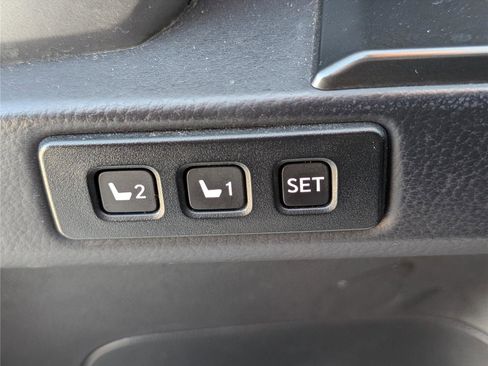 Used 2023 Lexus GX 460 Premium w/ Premium Package image 21