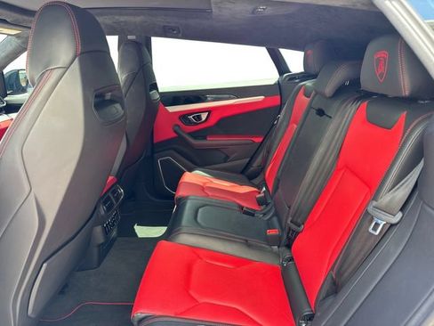 Used 2020 Lamborghini Urus AWD/4WD image 10