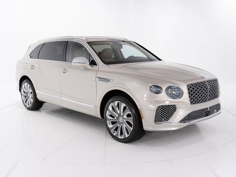 Certified 2025 Bentley Bentayga Extended Wheelbase image 7