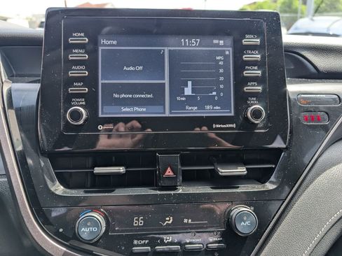 Used 2021 Toyota Camry SE image 22