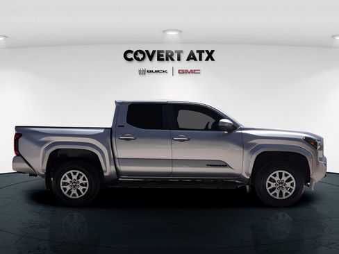Used 2024 Toyota Tacoma SR5 AWD/4WD image 8