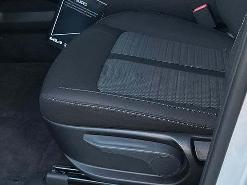 New 2026 Kia Sorento LX image 17